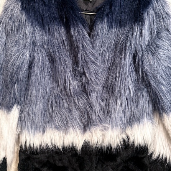 Venus Multicolor Faux Fur Jacket. Size 4 - Picture 3 of 6